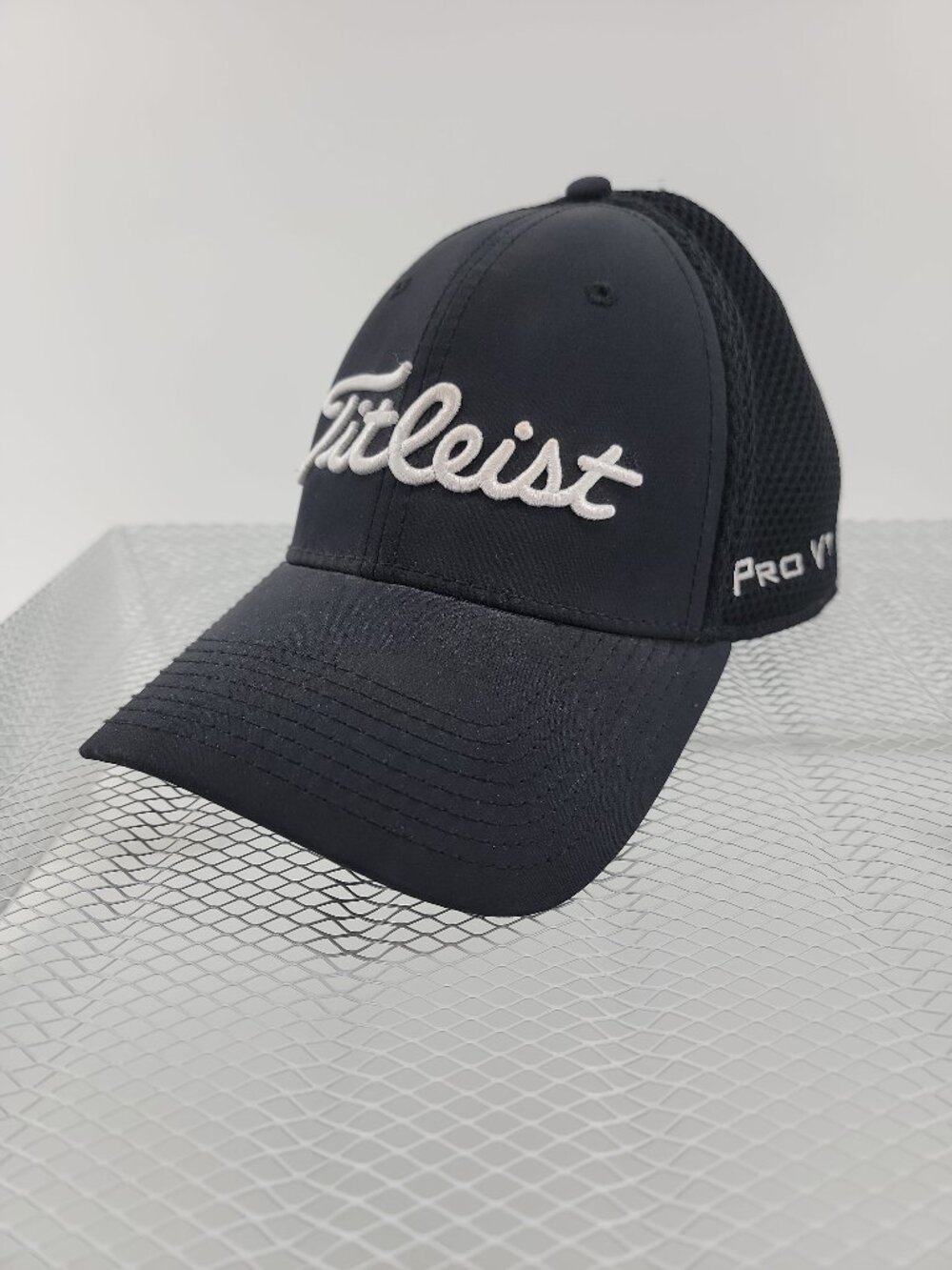 Titleist Pro V1 Youth Trucker Hat Black Mesh Stretch Fit Golf Cap FJ FootJoy EUC